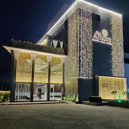 The Amore Surat Hotell Eksteriør bilde