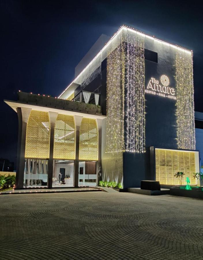 The Amore Surat Hotell Eksteriør bilde